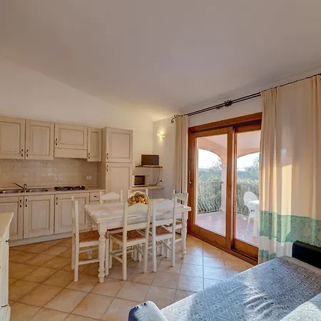 I Giardini Di Badus Apartment *